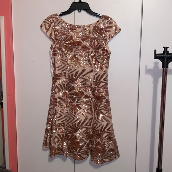 Gold sequin dress in size small. - Picture 1 of 7